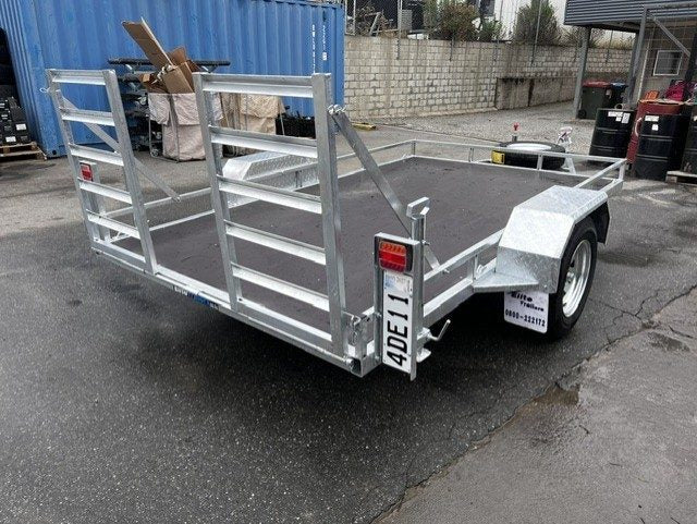 253106136