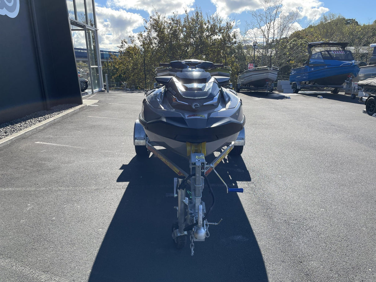 162594085