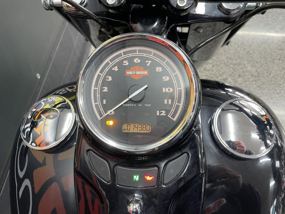 185702648