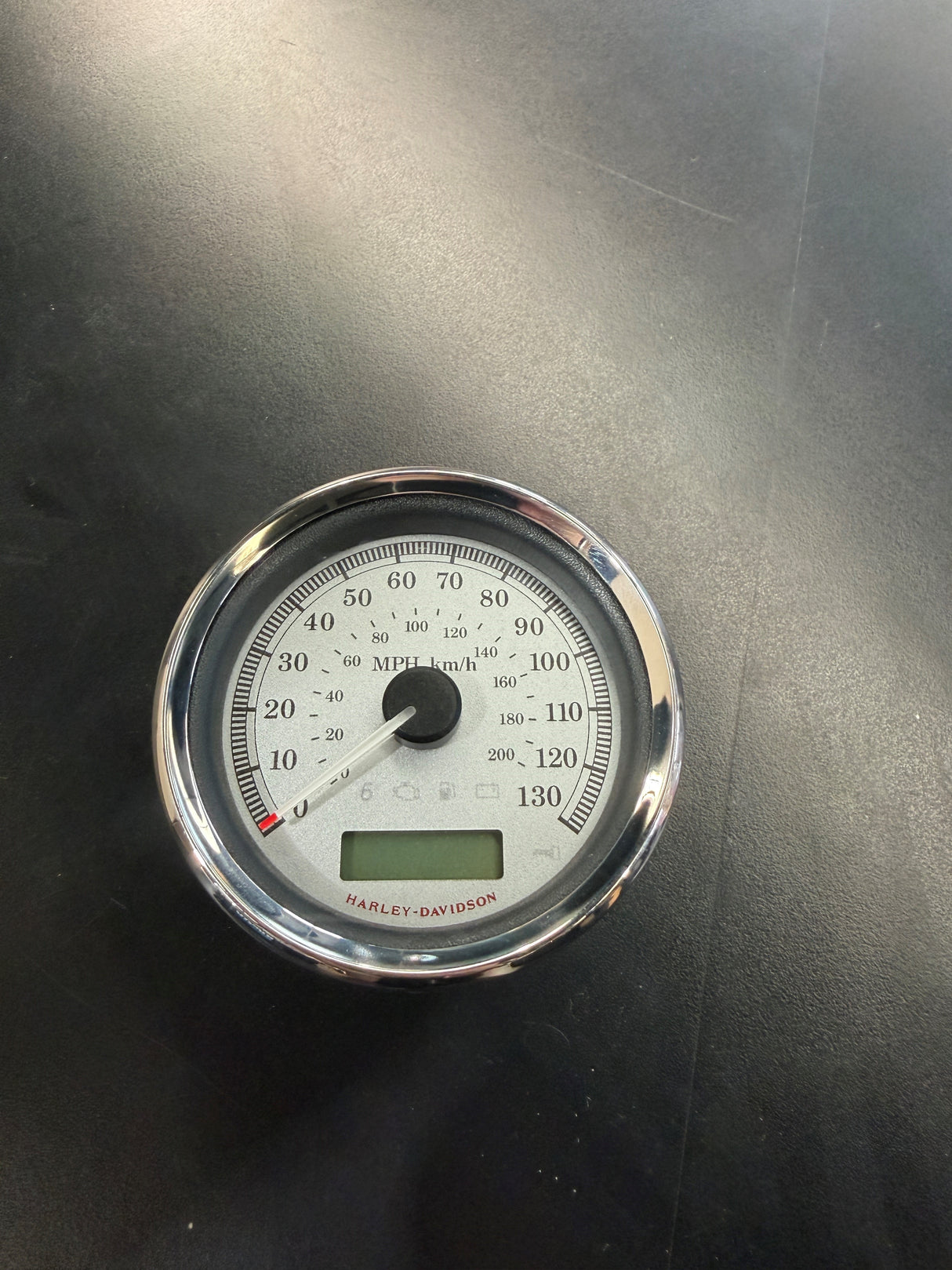 Harley Davidson Dyna Speedo Dash (Old New Stock) 67480-09 / 67586-06C